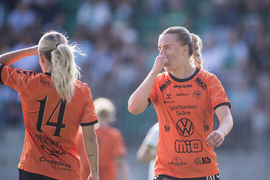 Kristianstads Tilda Persson och Gudny Árnadottir deppar