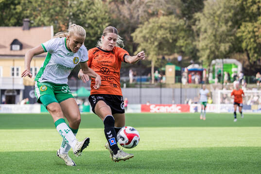 Hammarbys Smilla Holmberg och Kristianstads Tilda Persson