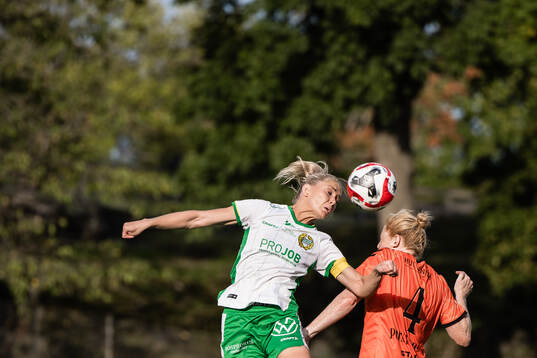 Hammarbys Alice Carlsson och Kristianstads Clare Elizabeth