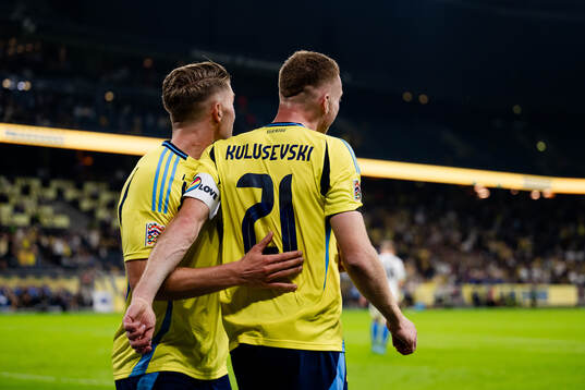 Viktor Gyökeres and Dejan Kulusevski of Sweden celebrate