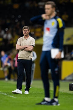 Head coach Jon Dahl Tomasson of Sweden