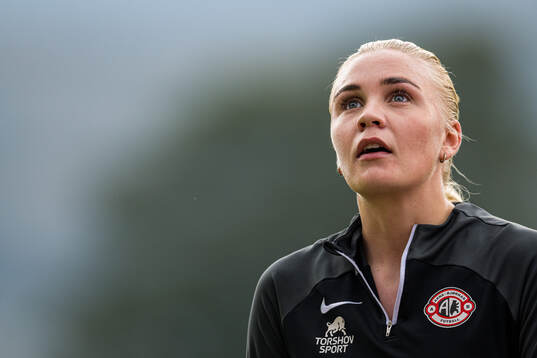 Hanne Larsen of Arna-Bjørnar
