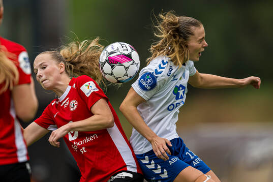 Vilde Drange Veglo of Arna-Bjørnar and Eline Hegg of
