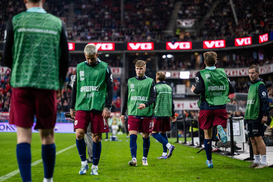 Sindre Walle Egeli of Norway warms up