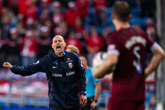 Head coach Ståle Solbakken of Norway