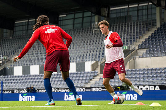 Leo Fuhr Hjelde of Norway warms up