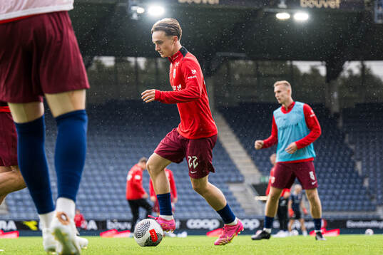 Marius Sivertsen Broholm of Norway warms up