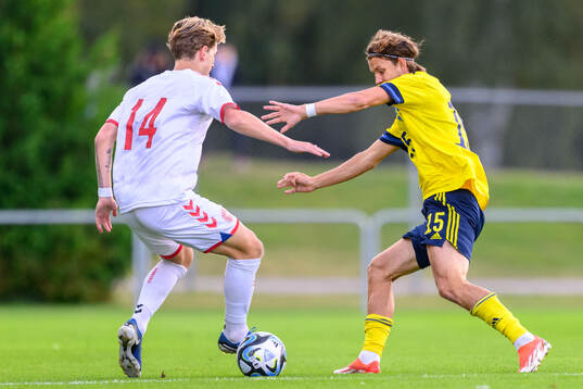 Valdemar Byskov of Denmark and Kazper Karlsson of Sweden