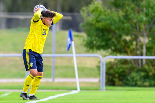 Alexander Thongla-Iad Warneryd of Sweden