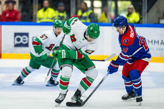 Rögles Josh Dickinson och Oskarshamns Joel Jonsson