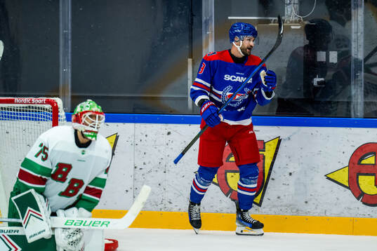 Oskarshamns Eero Savilahti jublar