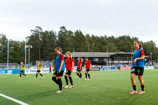 Brommapojkarnas spelare värmer upp