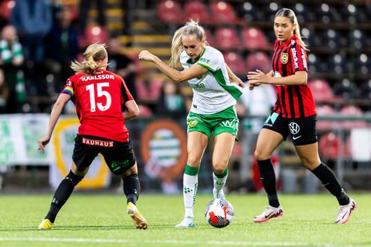 Brommapojkarnas Elsa Karlsson och Hammarbys Ellen Wangerheim