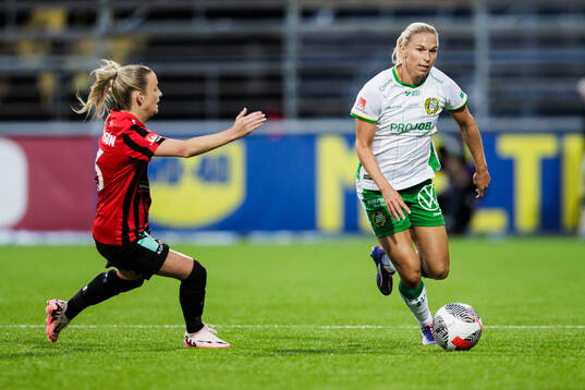 Brommapojkarnas Ellinor Johansson och Hammarbys Jonna