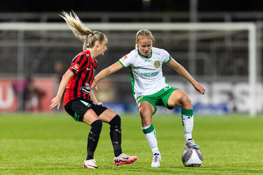 Brommapojkarnas Ellinor Johansson och Hammarbys Julie