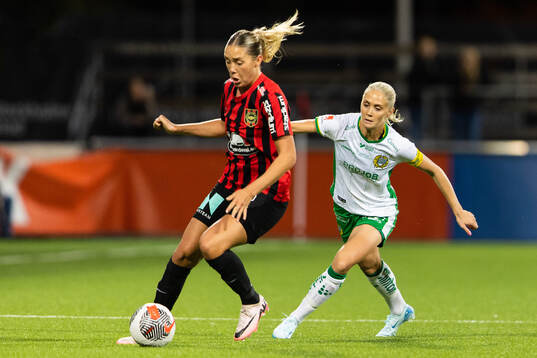 Brommapojkarnas Tuva Ölvestad och Hammarbys Alice Carlsson