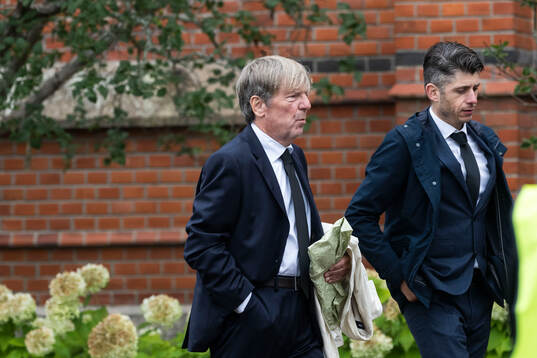 Former football player of IFK Göteborg Glenn Holm (L)