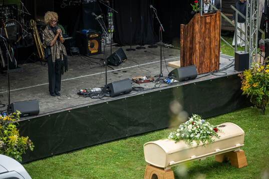 A ceremony at Kollsberg hembygdsgård