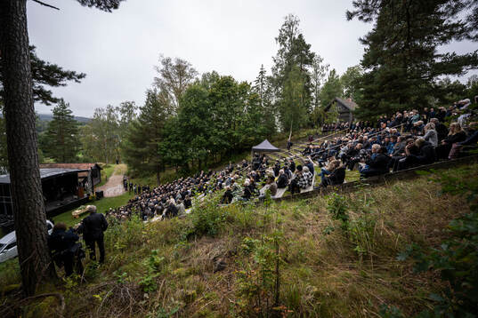 A ceremony at Kollsberg hembygdsgård