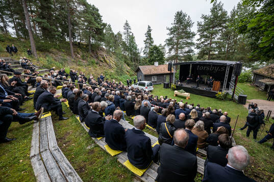 Artist Oscar Magnusson with his band Sven-Ingvars