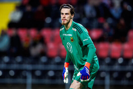 Östersunds målvakt Adam Benediktsson
