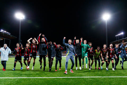Bläddra bland fler bilder av Fotboll, Superettan, Östersund - Helsingborg