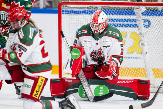 Modos målvakt Andrea Brändli med en räddning