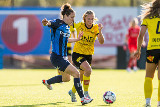 Melissa Linn Berman Bjånesøy of Stabæk and Mille Ivi
