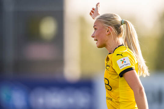 Thea Kyvåg of LSK Kvinner reacts