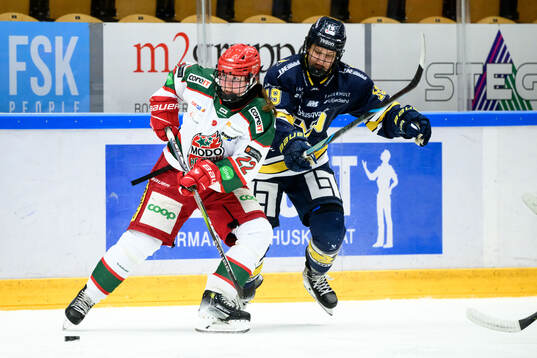 Modos Darcie Lappan och HV71s Klara Seroiszkova