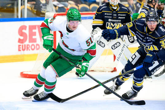 Rögles Calle Själin och HV71s Måns Lindbäck