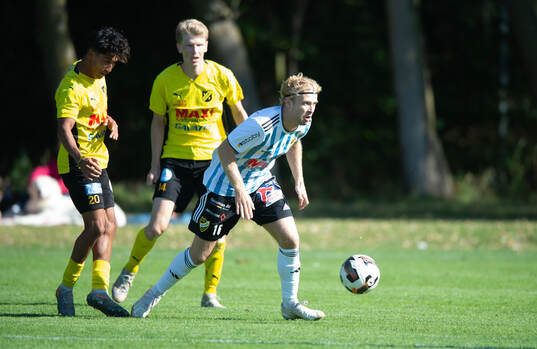 IFK Hässleholms Victor Holmberg i matchen i division 2