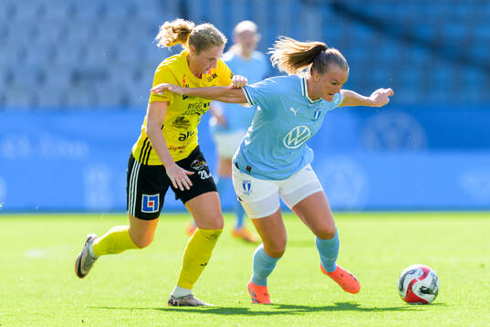 Gamla Upsalas Julia Laukström och Malmö FFs Lovisa