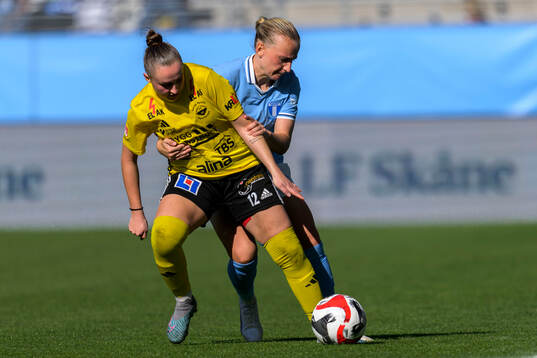 Gamla Upsalas Jennifer Sjösten och Malmö FFs Amanda Kander