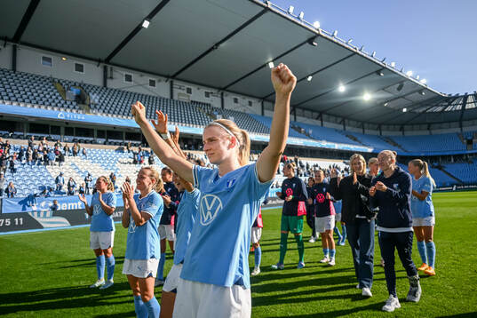 Bläddra bland fler bilder av Fotboll, Elitettan, Malmö FF - Gamla Upsala