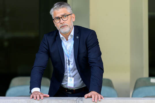 Malmö FFs vd Niclas Carlnen på läktaren