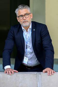Malmö FFs vd Niclas Carlnen på läktaren