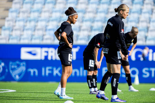 Häckens Felicia Schröder på uppvärmningen