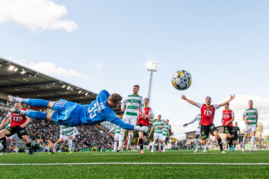 Västerås målvakt Johan Brattberg släpper in 0-2