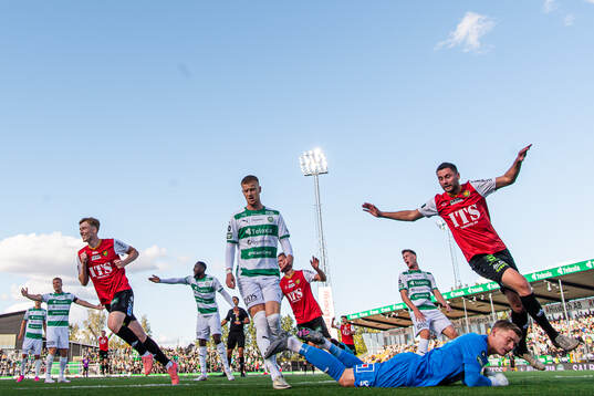 Västerås målvakt Johan Brattberg och Simon Johansson