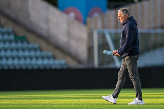Jan Jönsson, head coach of Stabæk, looks dejected