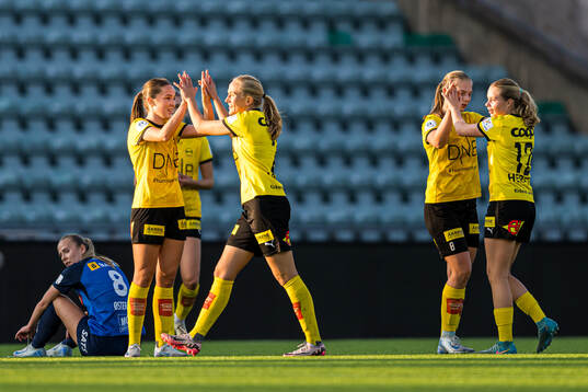 Nora Marie Stærk and Eva Amanda Johnsson Haahr of LSK