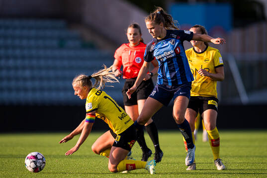 Emilie Marie Aanes Woldvik of LSK Kvinner and Iris