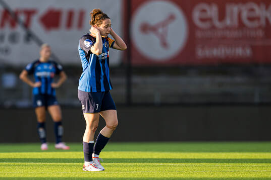 Melissa Linn Berman Bjånesøy of Stabæk looks dejected