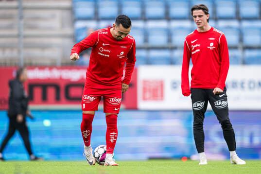 Niklas Fernando Castro of Brann warms up