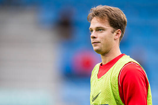 Felix Horn Myhre of Brann warms up