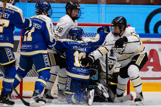 Leksands Kiira Yrjänen gör mål 2-1