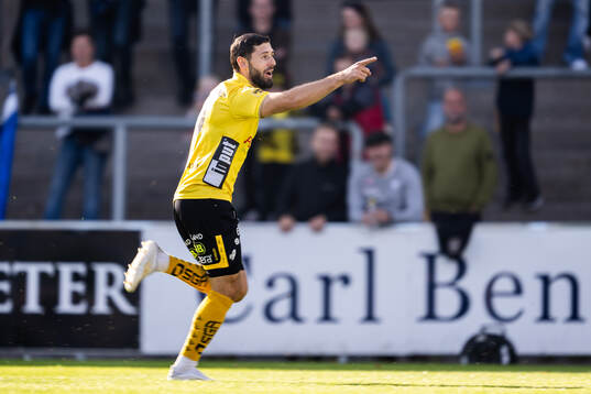 Elfsborgs Arber Zeneli jublar