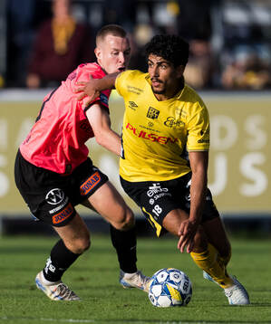 Halmstads Gisli Eyjolfsson och Elfsborgs Ahmed Qasem