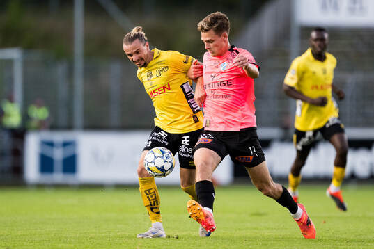 Elfsborgs Niklas Hult och Halmstads Villiam Granath